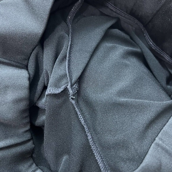 Nike Cropped Leggings Womens Medium Black Knit Capris - Picture 6 of 7